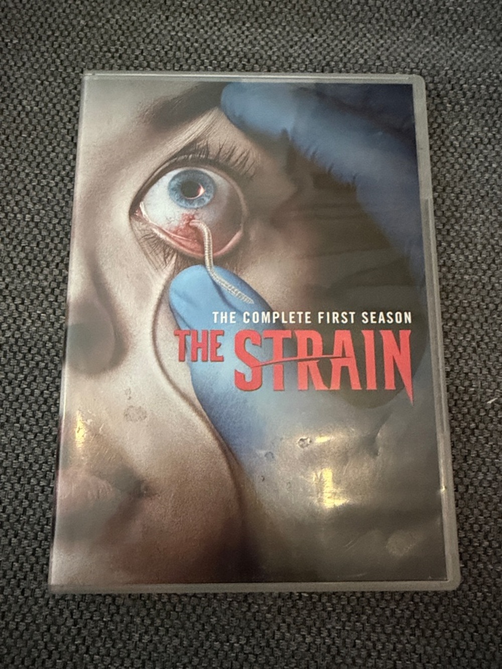 The Strain: The Complete First Season DVD